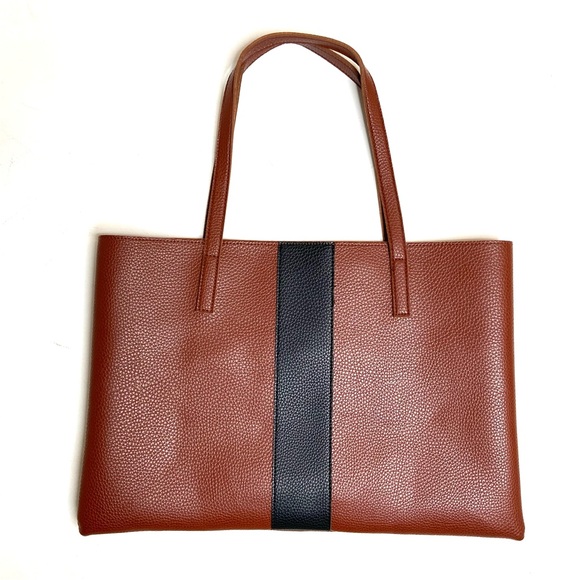 VINCE CAMUTO x FabFitFun Red Desert Luck Tote Bag - Picture 1 of 14